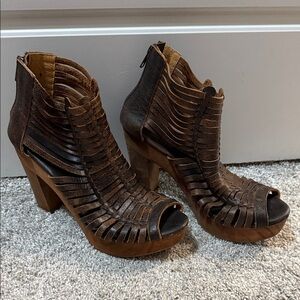 Sbicca Brown Strappy Heeled Boots